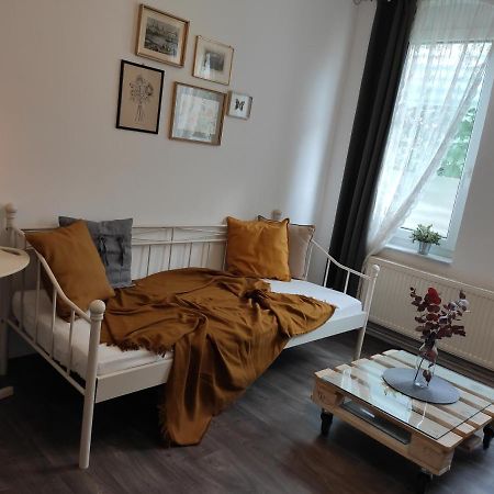 Апартаменты Gemuetliche 2 Zimmer Хильдесхайм Экстерьер фото